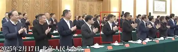 宇树科技最新机器人舞蹈秀：舞者身手矫健，技艺高超