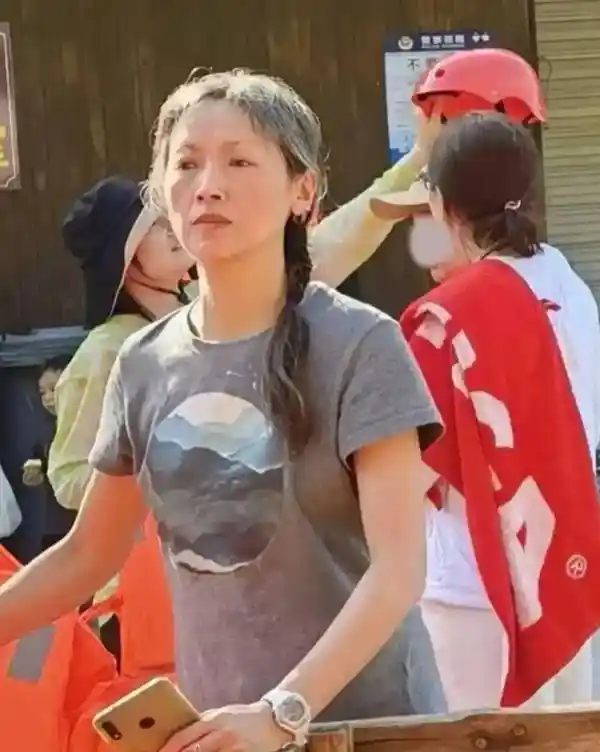 吴倩莲曝光最新照片！一代女神如今变身阿婆，岁月无情谁能逃？