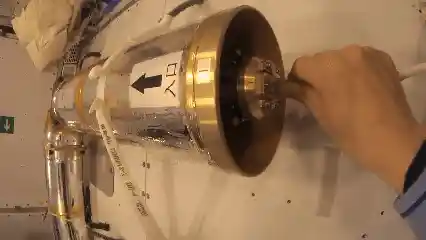 太空新纪元：机器人优雅执行星际体检任务