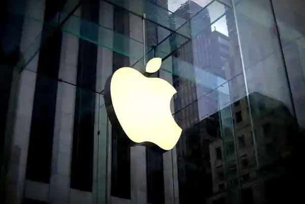 苹果神秘新品曝光：折叠iPhone曝光！厚度不足1厘米，展开惊艳12英寸超大屏幕